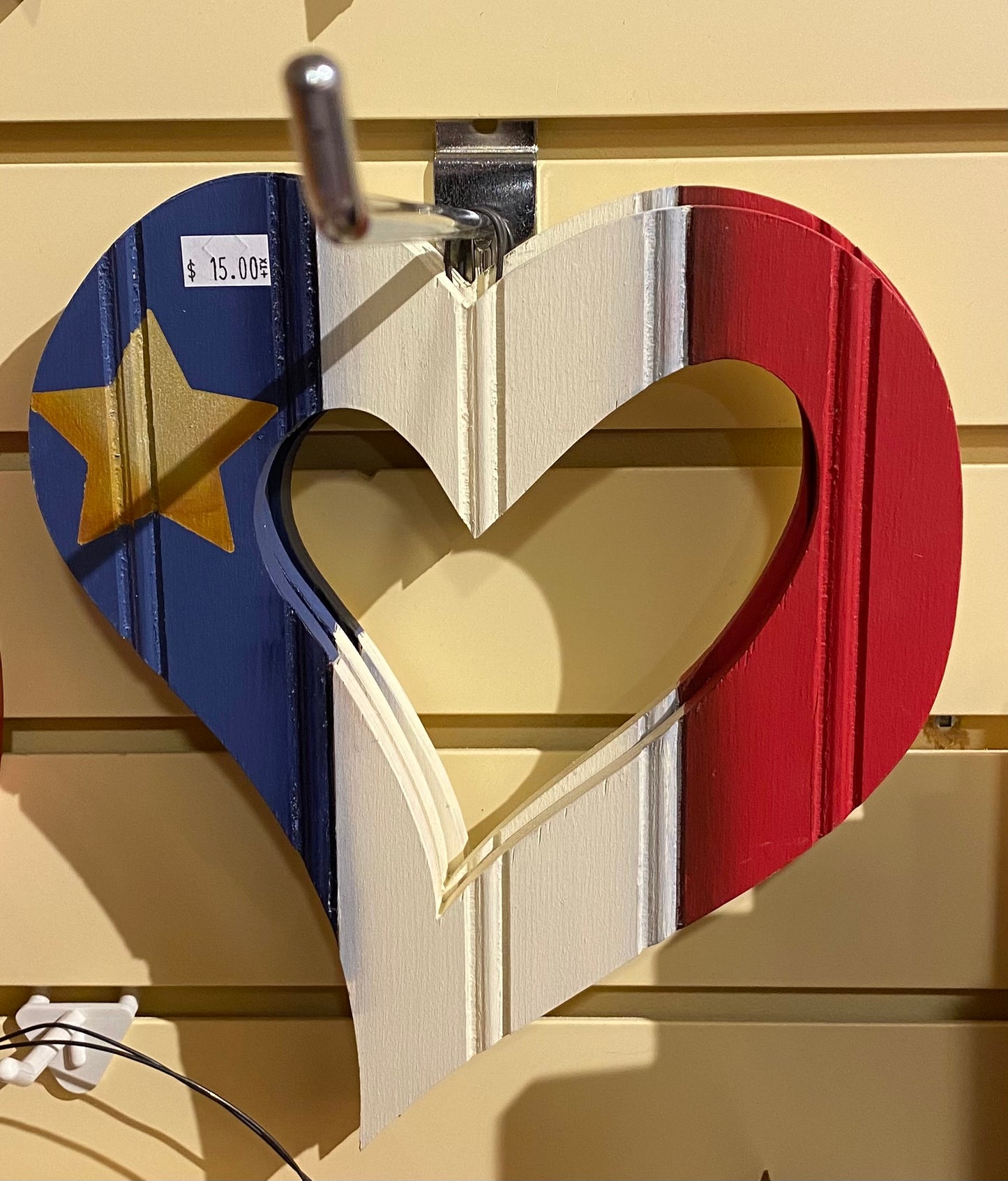 Décoration en Bois : Coeur Percé Moyen