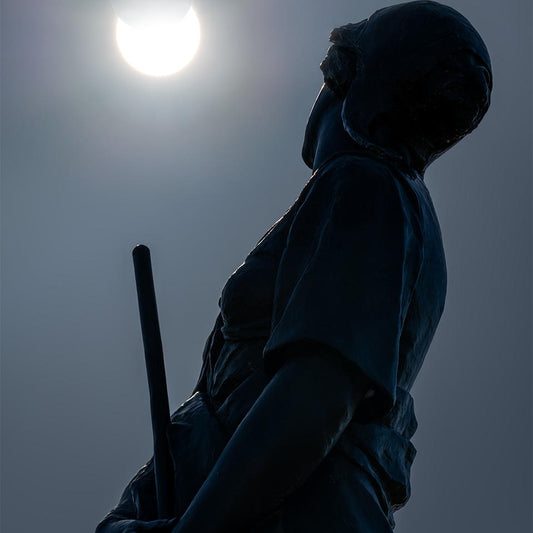 Carte de vœux : Evangeline voit l'éclipse
