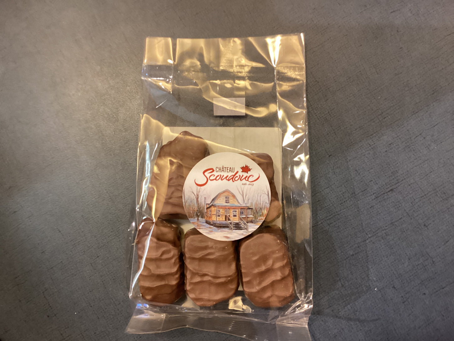 Génoise à l'érable recouverte de chocolat au lait