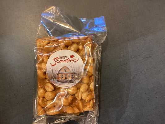 Cassant aux arachides et à l'érable