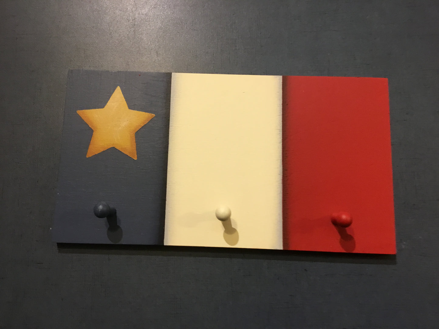 Décoration en bois : Porte-clés acadien