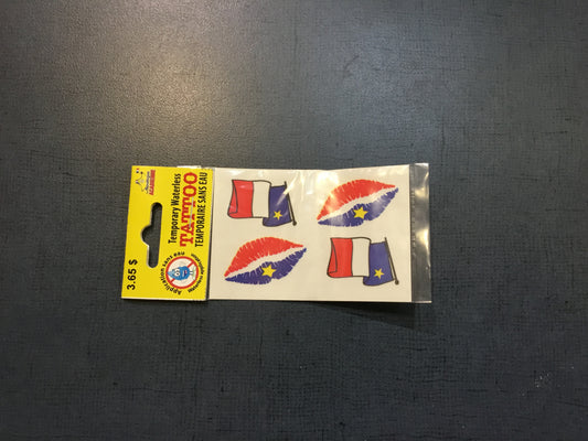 Tatouage : Drapeau acadien et lèvres