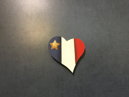 Décoration en bois : Coeur acadien avec aimant drapeau