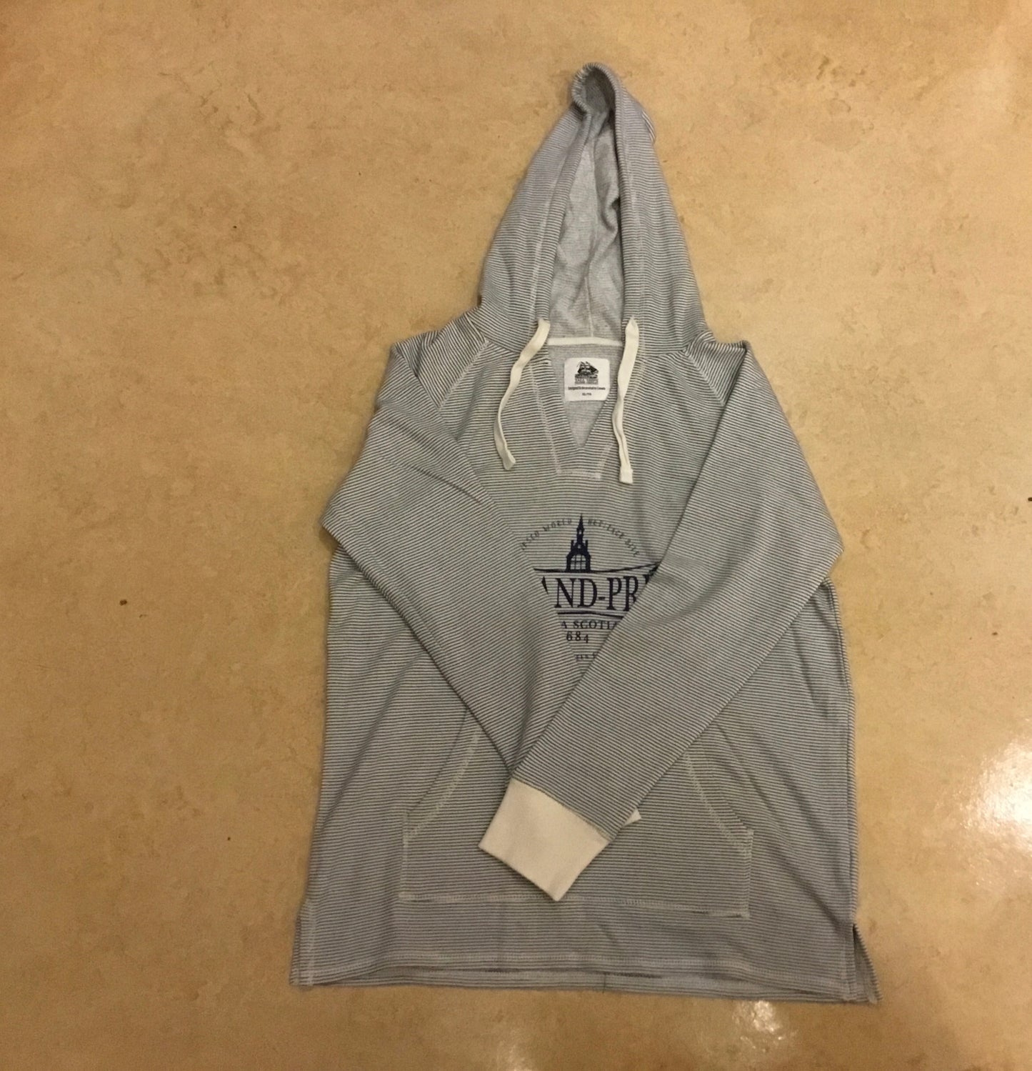 Sweat à capuche : Muskoka Col V Personnalisé Grand-Pré