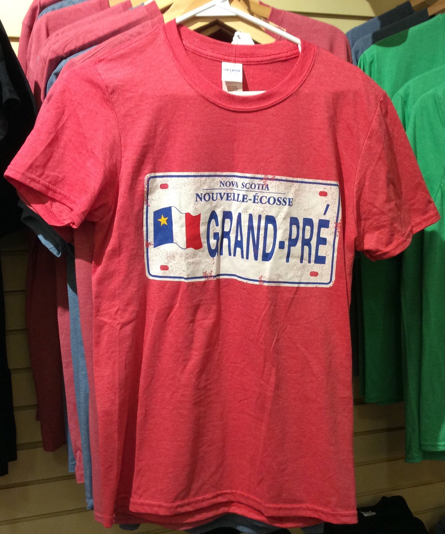 T-Shirt : Plaque d'immatriculation acadienne unisexe Grand-Pré Personnalisé