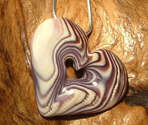 Pendant Wampum P025 Tiffany Heart: Hand carved by Acadian Artist Marci Poirier